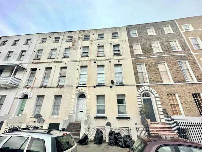 1 Bedroom Flat To Rent In Union Crescent, Margate, CT9