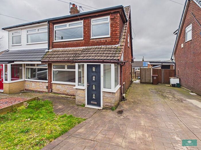 3 Bedroom Semi Detached House For Sale In Kendal Drive, Shaw, OL2