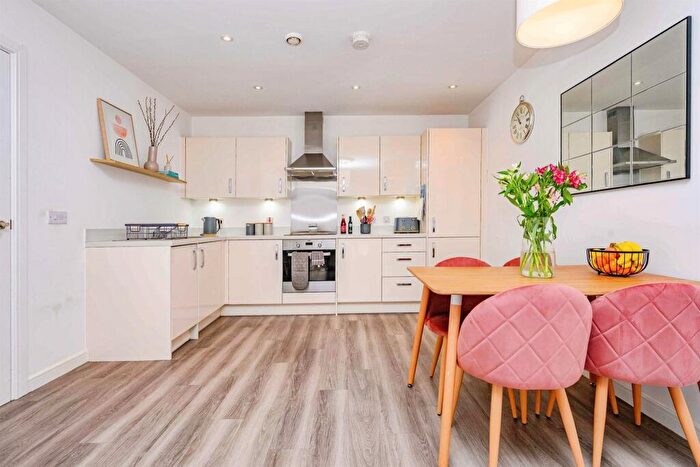 2 Bedroom Flat For Sale In Frogmore Road, Hemel Hempstead, HP3