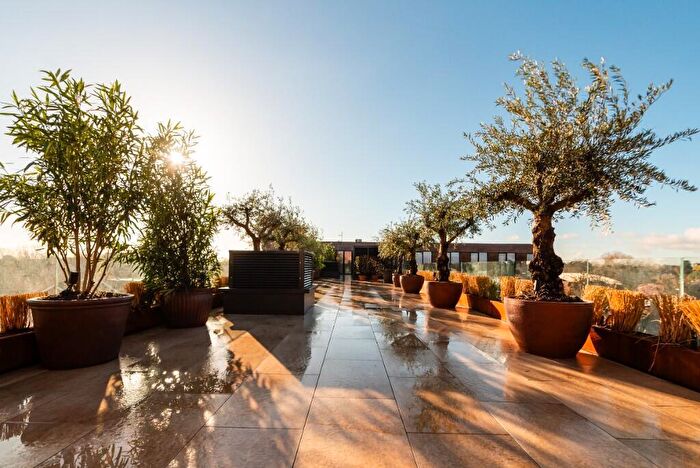 Studio To Rent In Willesden Lane, Willesden, Brent, London, NW2