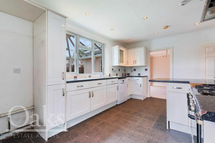 4 Bedroom Detached House To Rent In Gladeside, Croydon, CR0