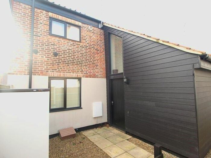 2 Bedroom Barn Conversion To Rent In Bull Close, Norwich, NR3