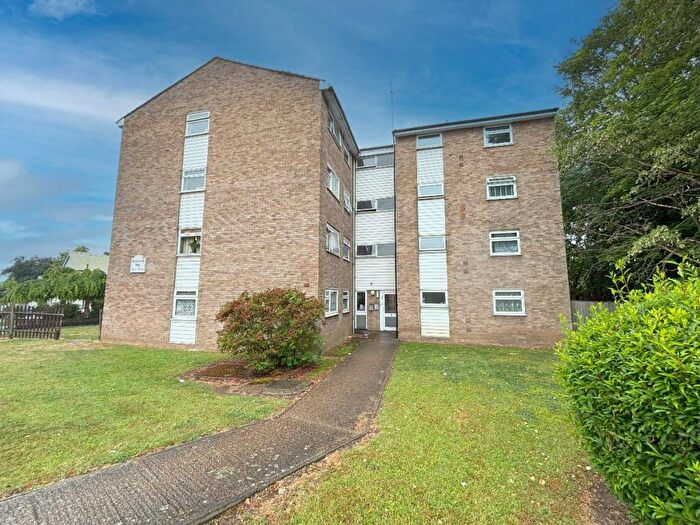 1 Bedroom Flat To Rent In Holdbrook Way, Harold Wood, RM3