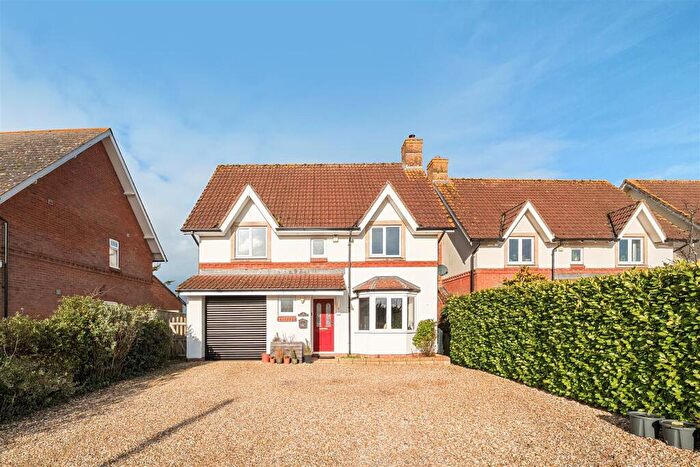 4 Bedroom Detached House For Sale In The Green, Dauntsey, Chippenham, SN15