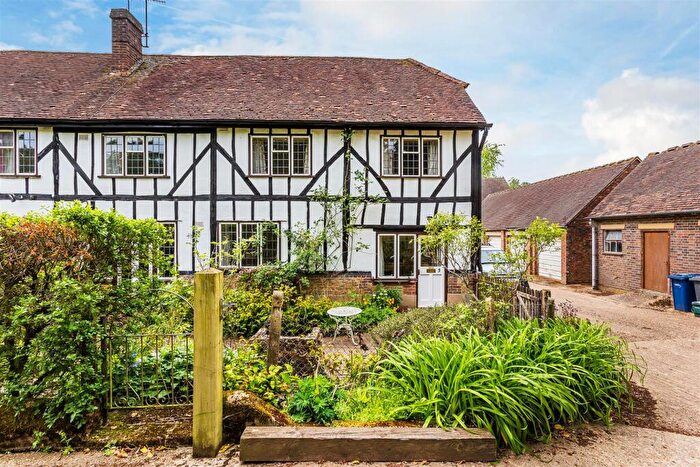 3 Bedroom Link Detached House To Rent In Thorncombe Street, Bramley, Guildford, Surrey, GU5