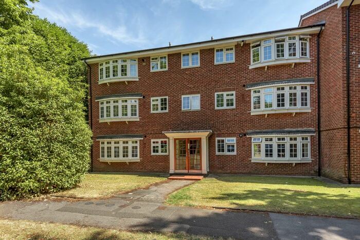 2 Bedroom Apartment To Rent In Maidenhead, Berkshire, SL6