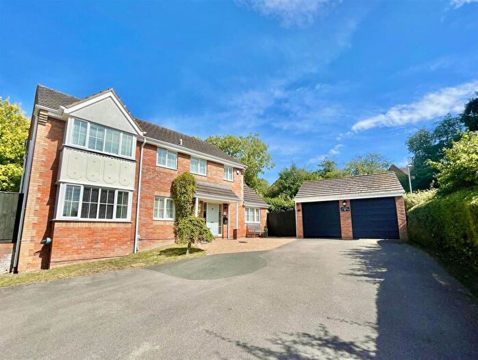 5 Bedroom Detached House For Sale In Stanley Close, Wanborough, Swindon, SN4