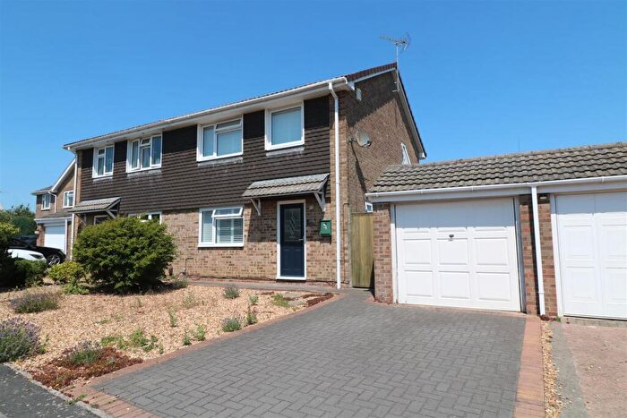 3 Bedroom Semi Detached House For Sale In Widbrook Meadow, Trowbridge, BA14
