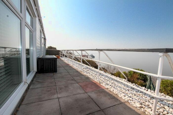 3 Bedroom Flat To Rent In Wellington Terrace, Clevedon, BS21