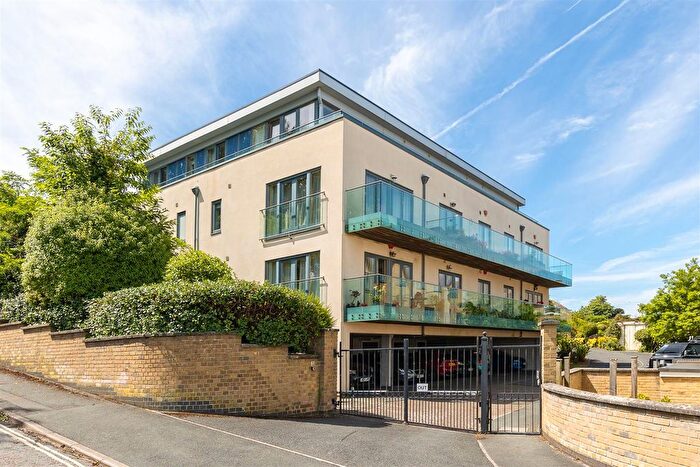 2 Bedroom Flat To Rent In Mornington Mews, Cowes, PO31