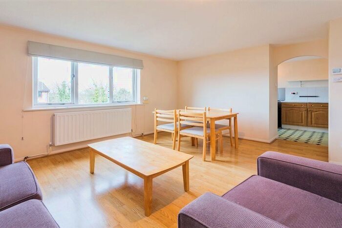 2 Bedroom Flat To Rent In Epple Road, Fulham, SW6