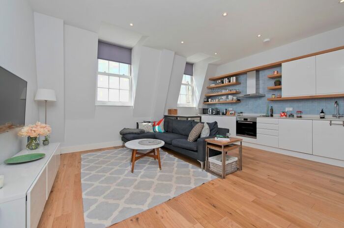 2 Bedroom Flat To Rent In Chepstow Place, London, Uk, W2