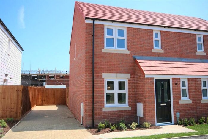 3 Bedroom Semi-Detached House To Rent In Otter Way, Little Clacton, CO16
