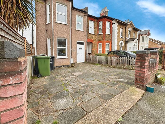 3 Bedroom Flat To Rent In Sydenham Park Road, London, SE26