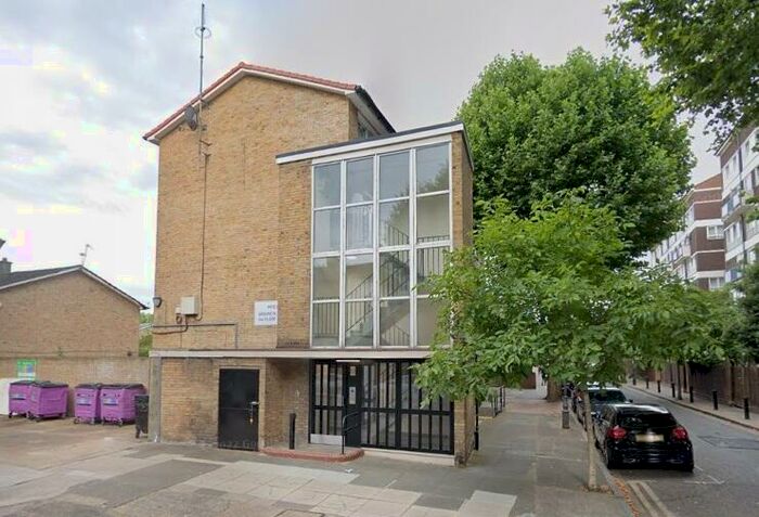 2 Bedroom Flat To Rent In Frye Court, Bow, E3