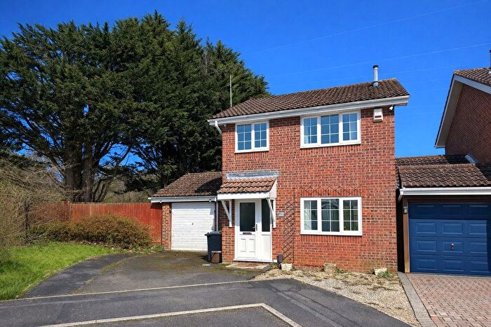 3 Bedroom Detached House For Sale In Godmanston Close, Canford Heath, Poole, BH17