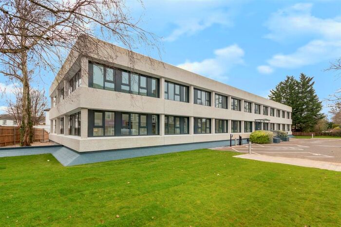 2 Bedroom Apartment To Rent In Queens Road, Weybridge, Weybridge, KT13