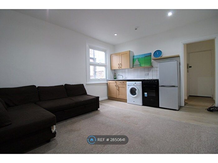 1 Bedroom Flat To Rent In Bensham Manor Road, Thornton Heath, CR7