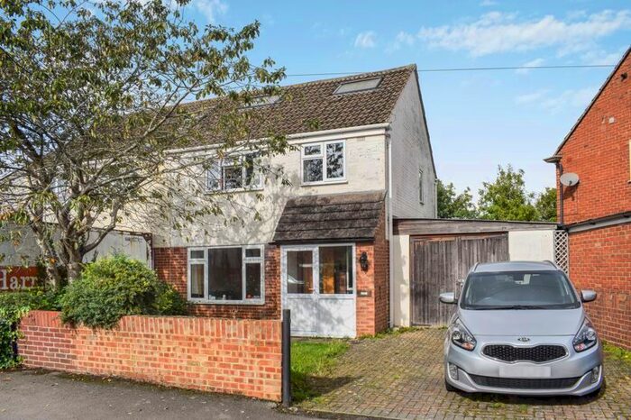 3 Bedroom Semi-Detached House To Rent In Hazel Crescent, Kidlington, OX5