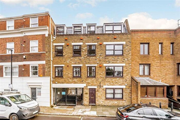 3 Bedroom Flat For Sale In Wood Close, Brick Lane, E2