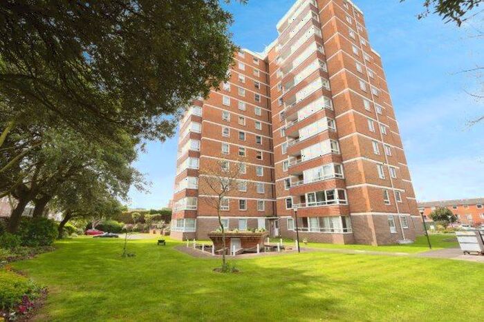 2 Bedroom Flat To Rent In Blount Road, Portsmouth, PO1