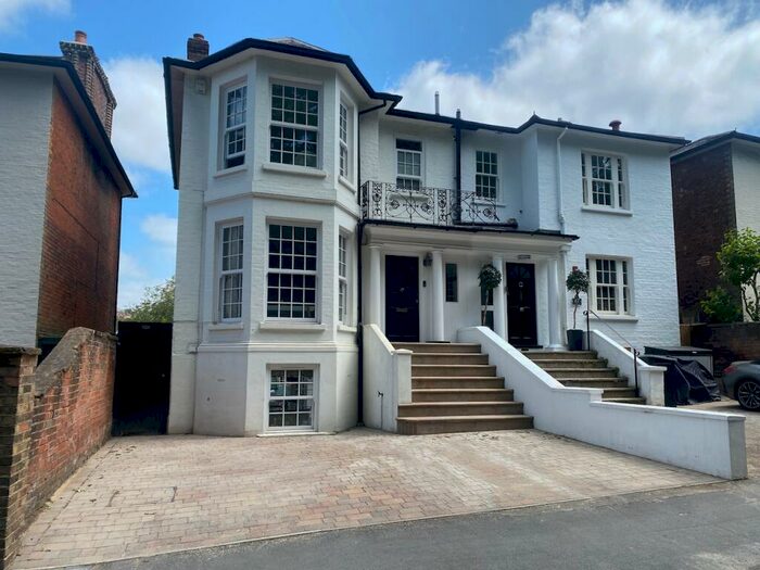 4 Bedroom House To Rent In Portsmouth Road, Friary And St Nicolas, GU2