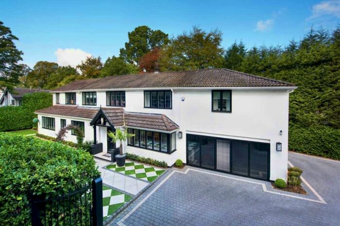 5 Bedroom Detached House To Rent In Claverdon House, Claverdon Drive, Sutton Coldfield, B74