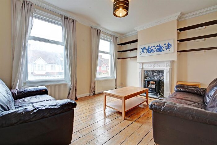 1 Bedroom Flat To Rent In Longley Road, Tooting, Tooting, SW17