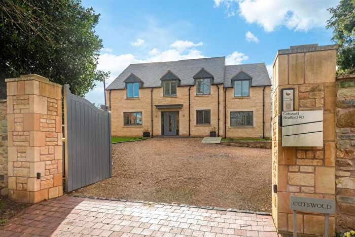 4 Bedroom Detached House For Sale In Stratford Road, Tredington, Shipston-on-Stour, CV36