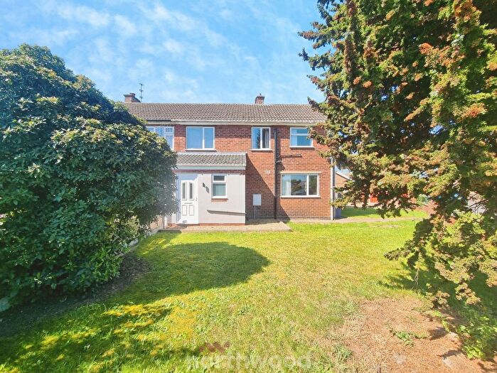 3 Bedroom Semi Detached House For Sale In Bluebell Court, Blaxton, Doncaster, DN9