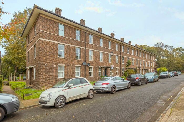 2 Bedroom Flat To Rent In Fulthorp Road Blackheath, SE3