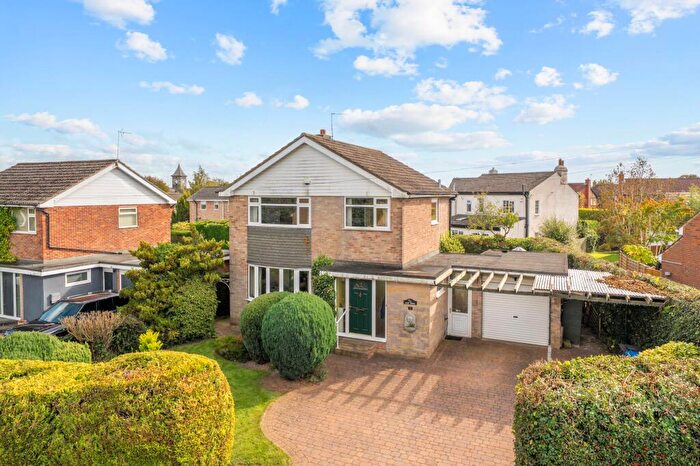 3 Bedroom Detached House For Sale In Whinney Lane, Harrogate, HG2