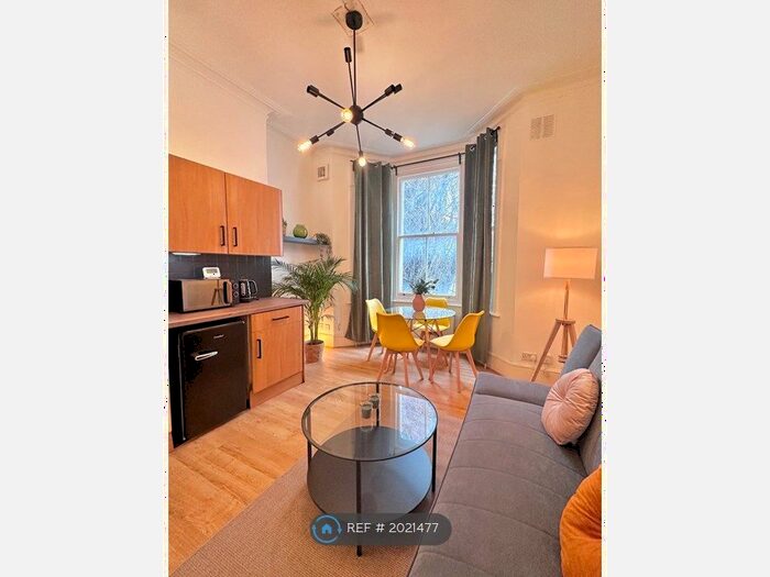 2 Bedroom Flat To Rent In London, London, SW10