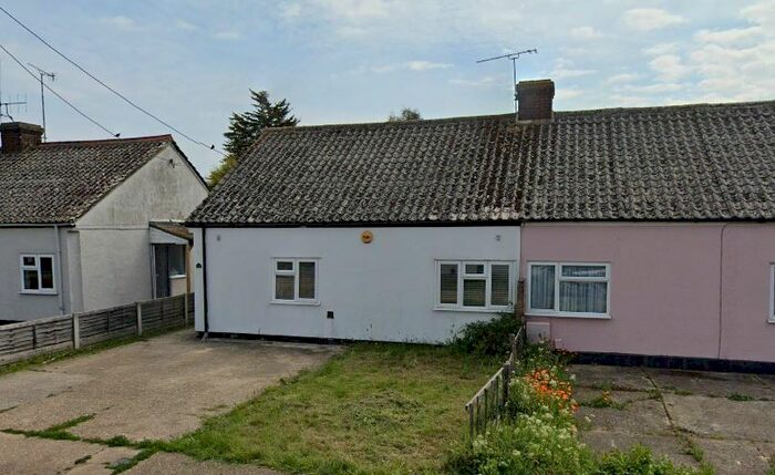 3 Bedroom Semi-Detached Bungalow To Rent In Hawkesbury Road, Canvey Island, SS8
