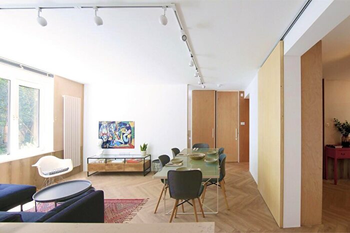 3 Bedroom Apartment To Rent In Southgate Road, Hackney, N1