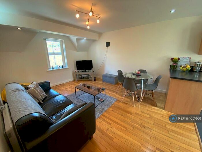 2 Bedroom Flat To Rent In The Junxion, Leeds, LS5
