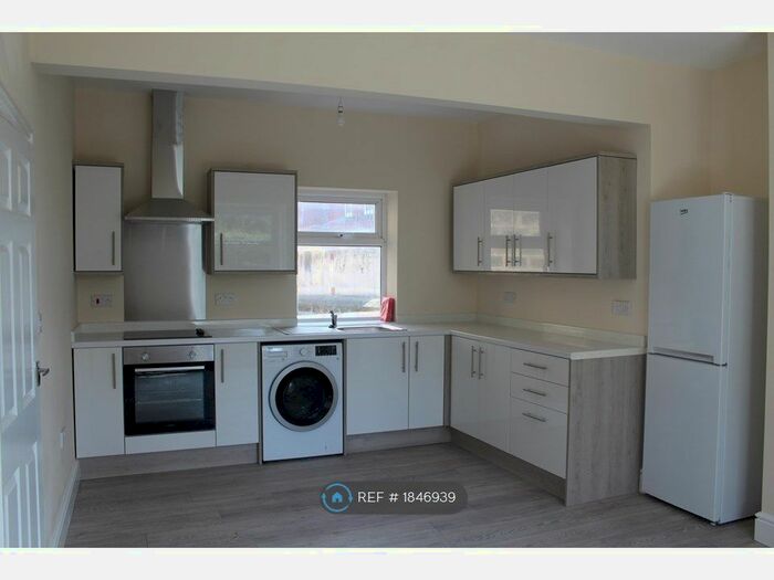 1 Bedroom Flat To Rent In Wellfield Place, Leeds, LS6