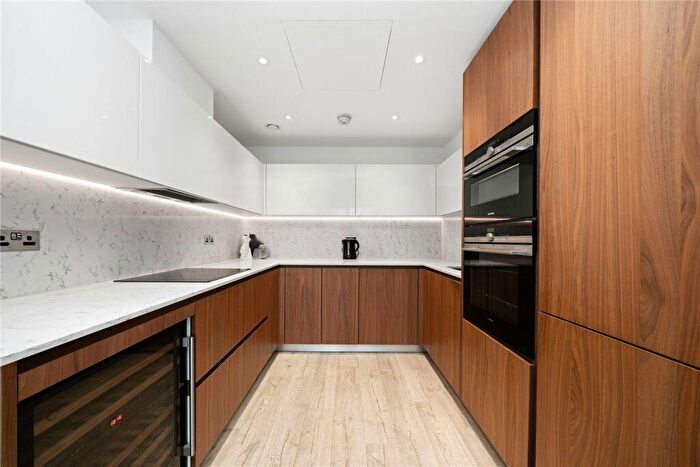 2 Bedroom Apartment For Sale In Stable Walk, E1