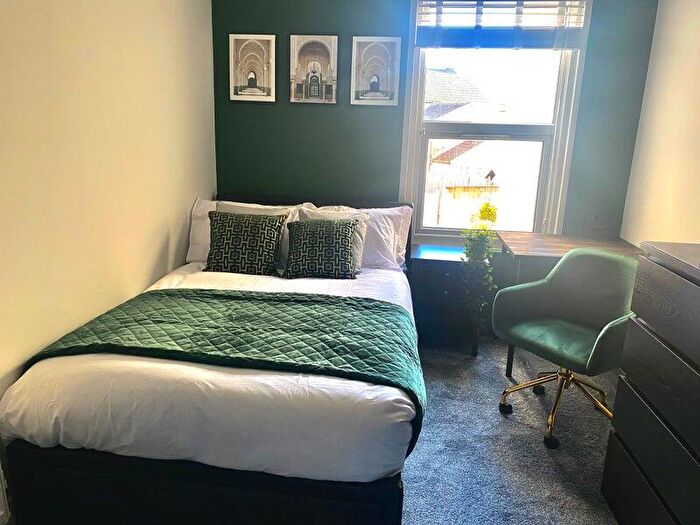 1 Bedroom Terraced House To Rent In Windmill Road, Kent, Gillingham, ME7