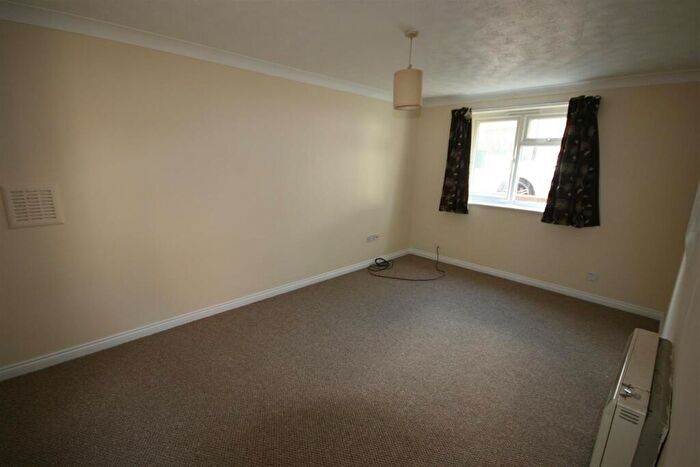 1 Bedroom Apartment To Rent In Church Lane, Town Centre -, NN1