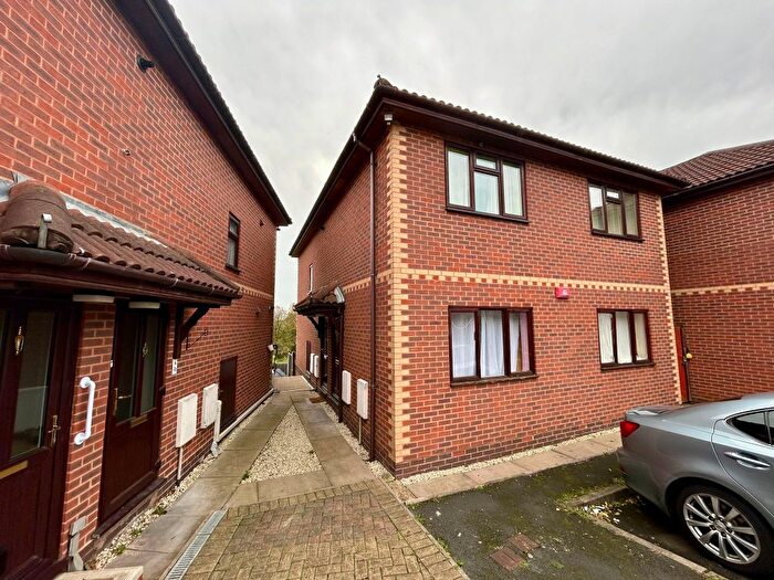 2 Bedroom Maisonette To Rent In South Park Mews, Brierley Hill, DY5