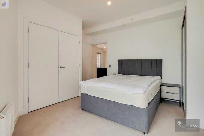 2 Bedroom Flat To Rent In Adlay Apartments, Millet Place, Silvertown, E16