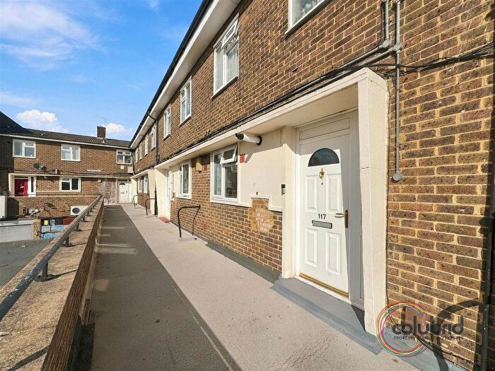 2 Bedroom Maisonette For Sale In Daiglen Drive, South Ockendon, RM15