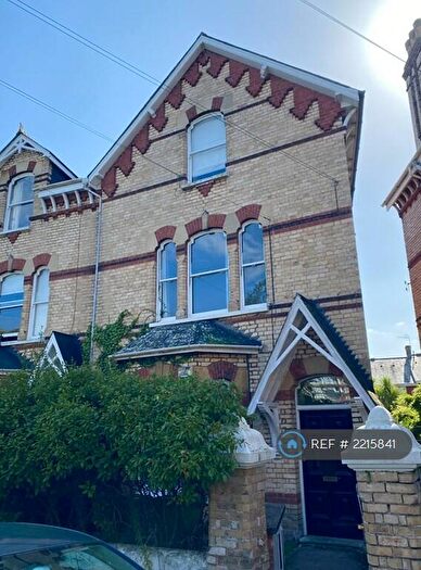 2 Bedroom Flat To Rent In Powderham Crescent, Exeter, EX4