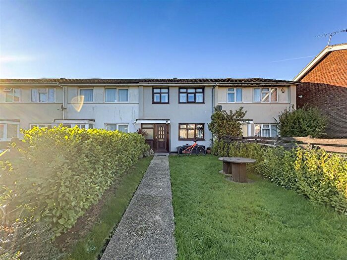 3 Bedroom Terraced House For Sale In White Acre, Littlehampton, BN17