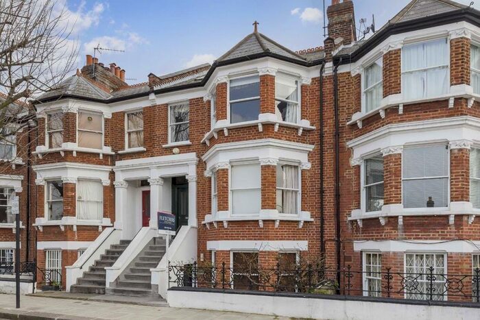 5 Bedroom Semi-Detached House To Rent In Rylett Crescent, London W12