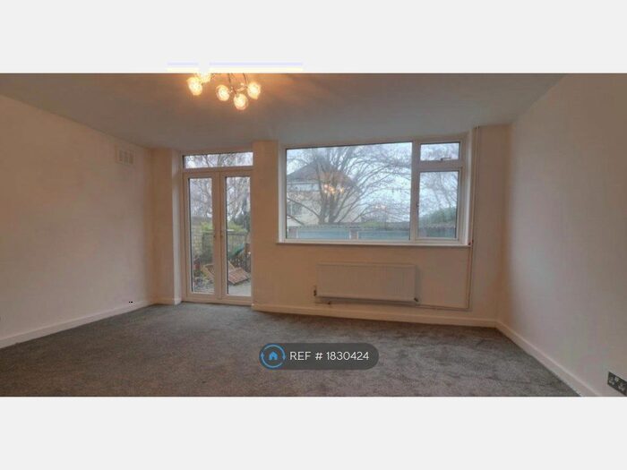 2 Bedroom Maisonette To Rent In Granville Court, Maidstone, ME14