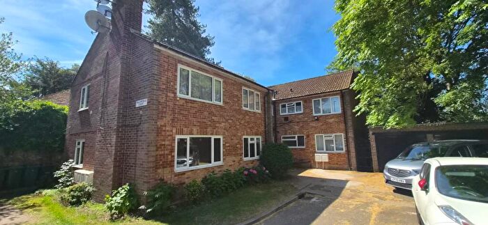 2 Bedroom Flat To Rent In Fallowfield Court, Stanmore Hill, Stanmore, HA7