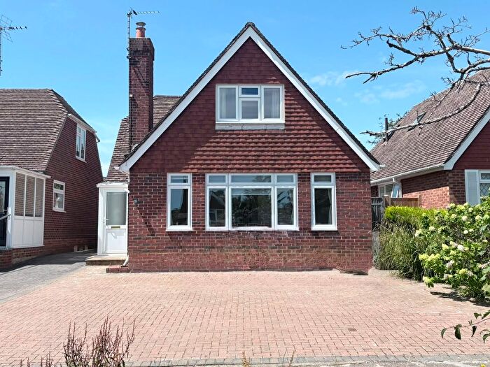 3 Bedroom Bungalow To Rent In Willingdon Park Drive, Eastbourne, BN22