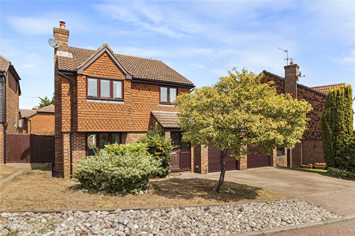 4 Bedroom Detached House For Sale In Harfst Way, Swanley, Kent, BR8